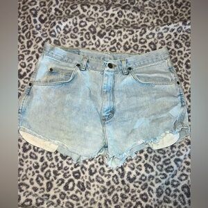 Light wash wrangler jean shorts